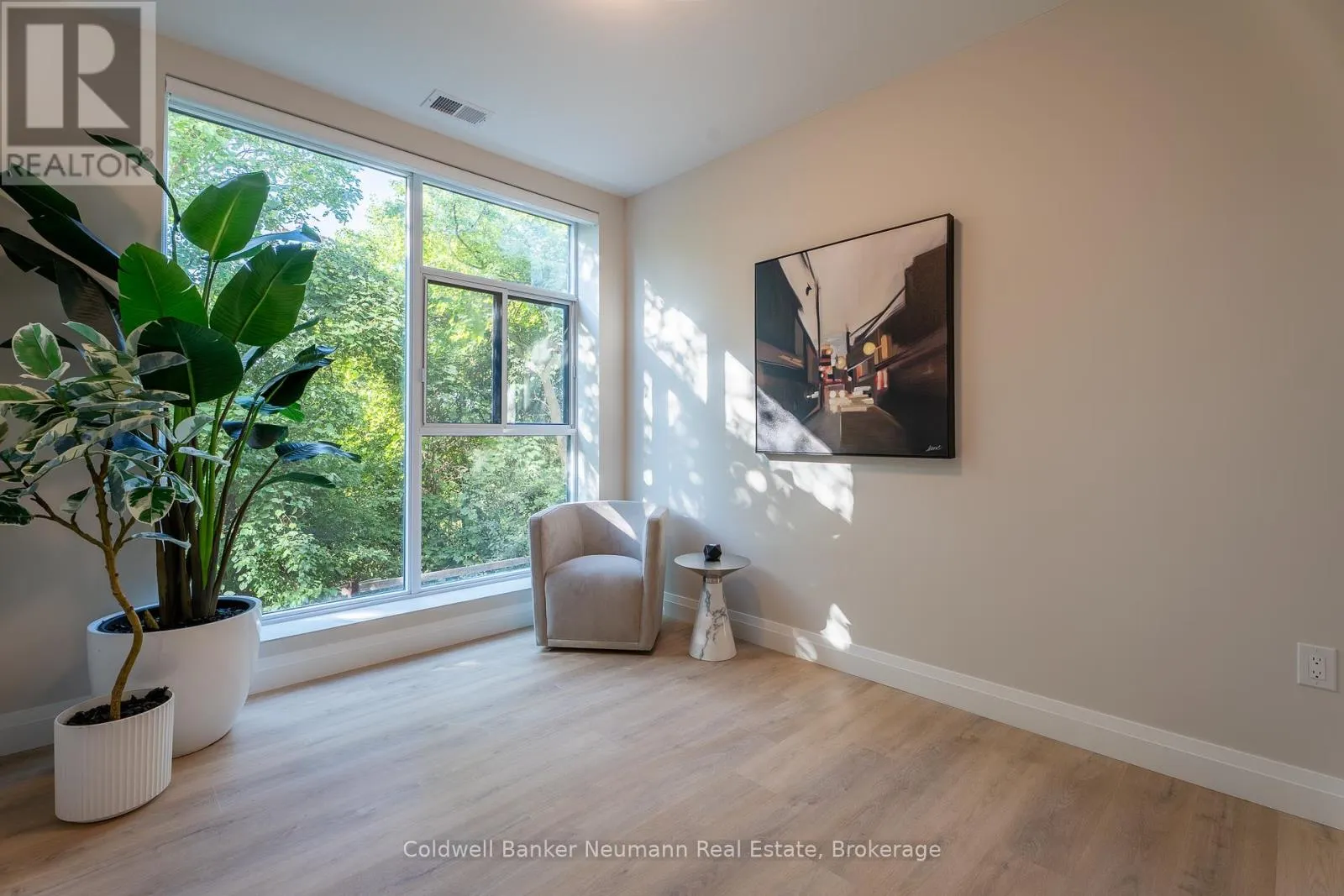 216 - 1882 GORDON STREET, #216