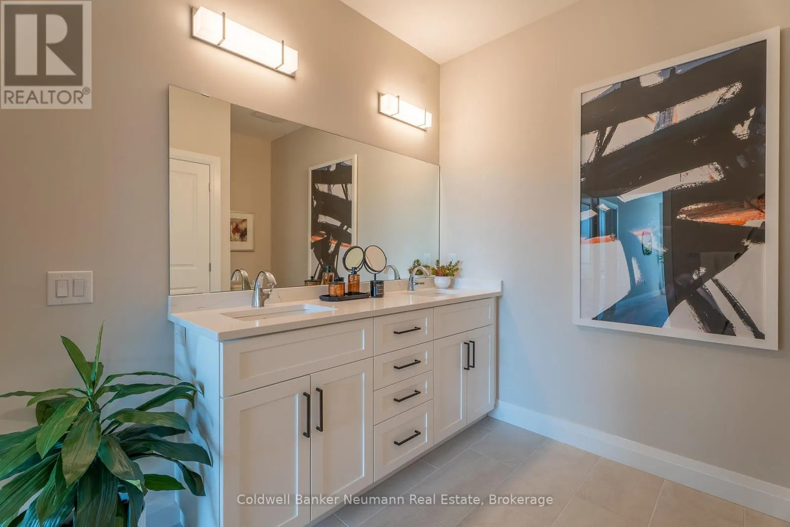 216 - 1882 GORDON STREET, #216