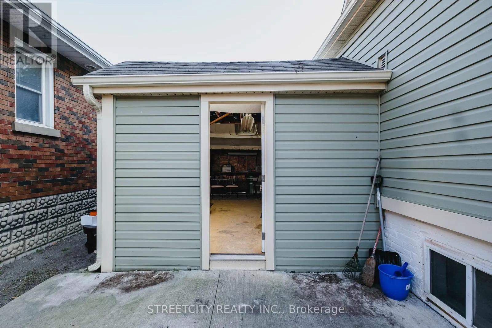 242 EMMA STREET