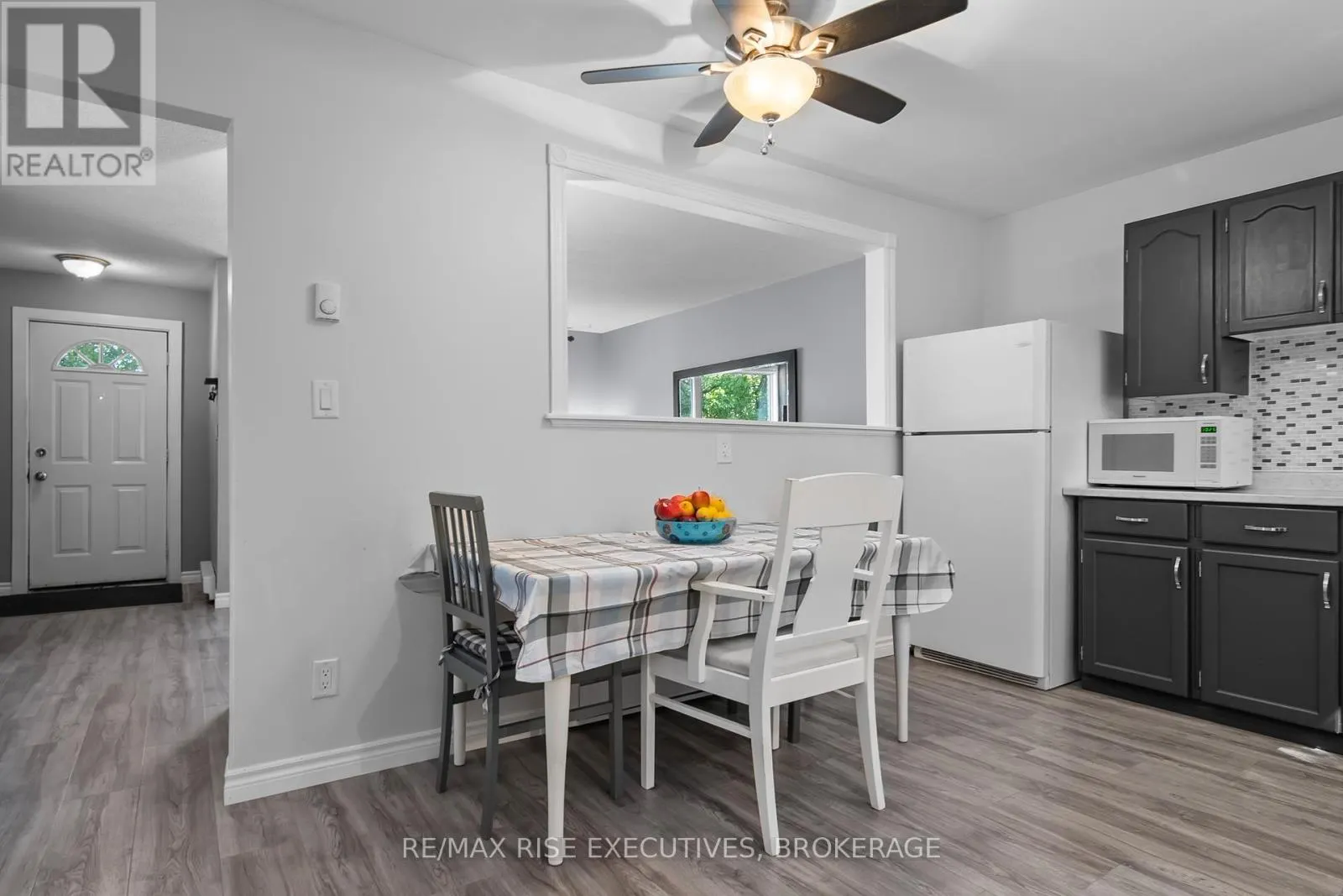 25 ROSEMUND PLACE