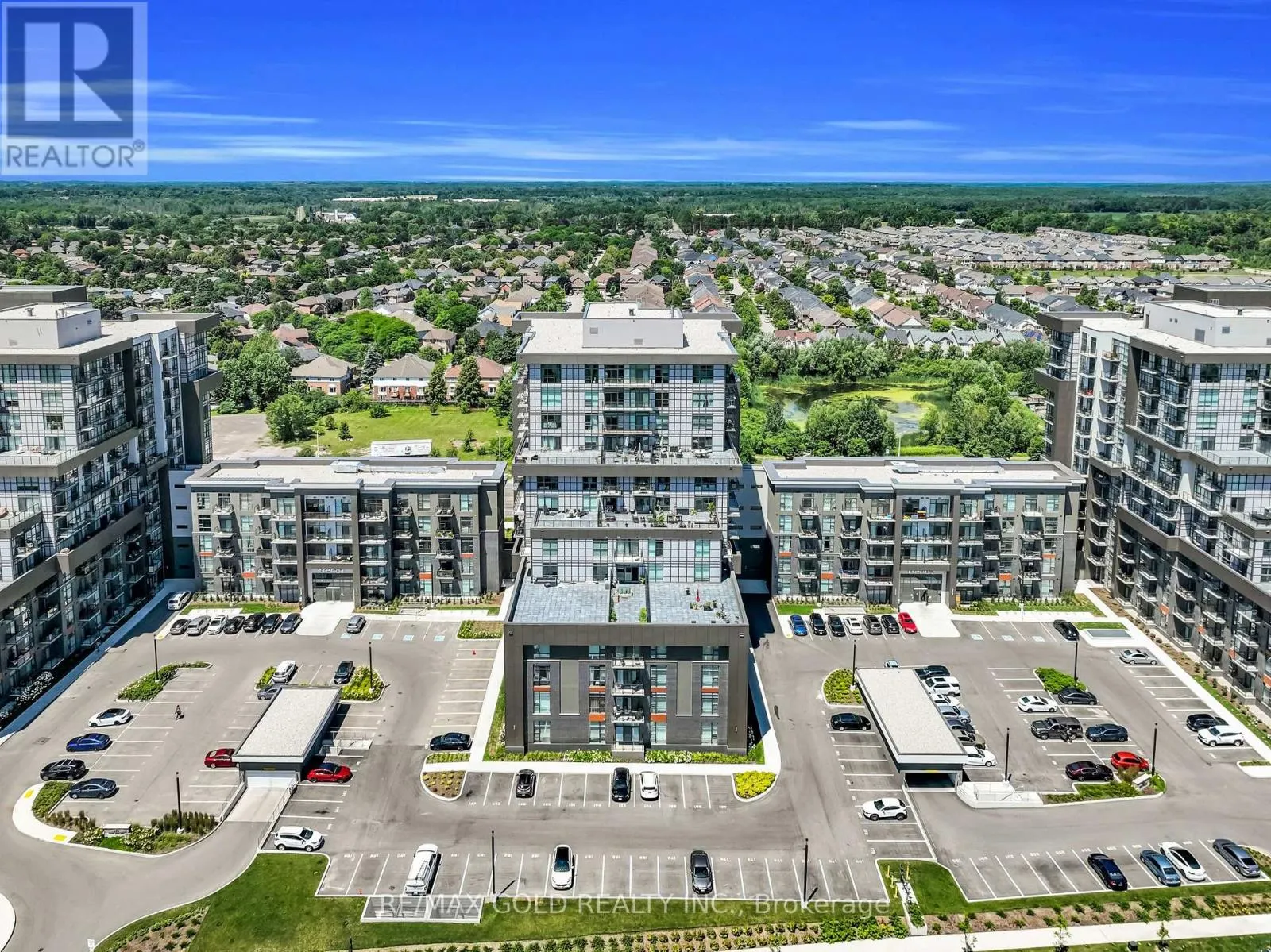 402 - 460 DUNDAS STREET E