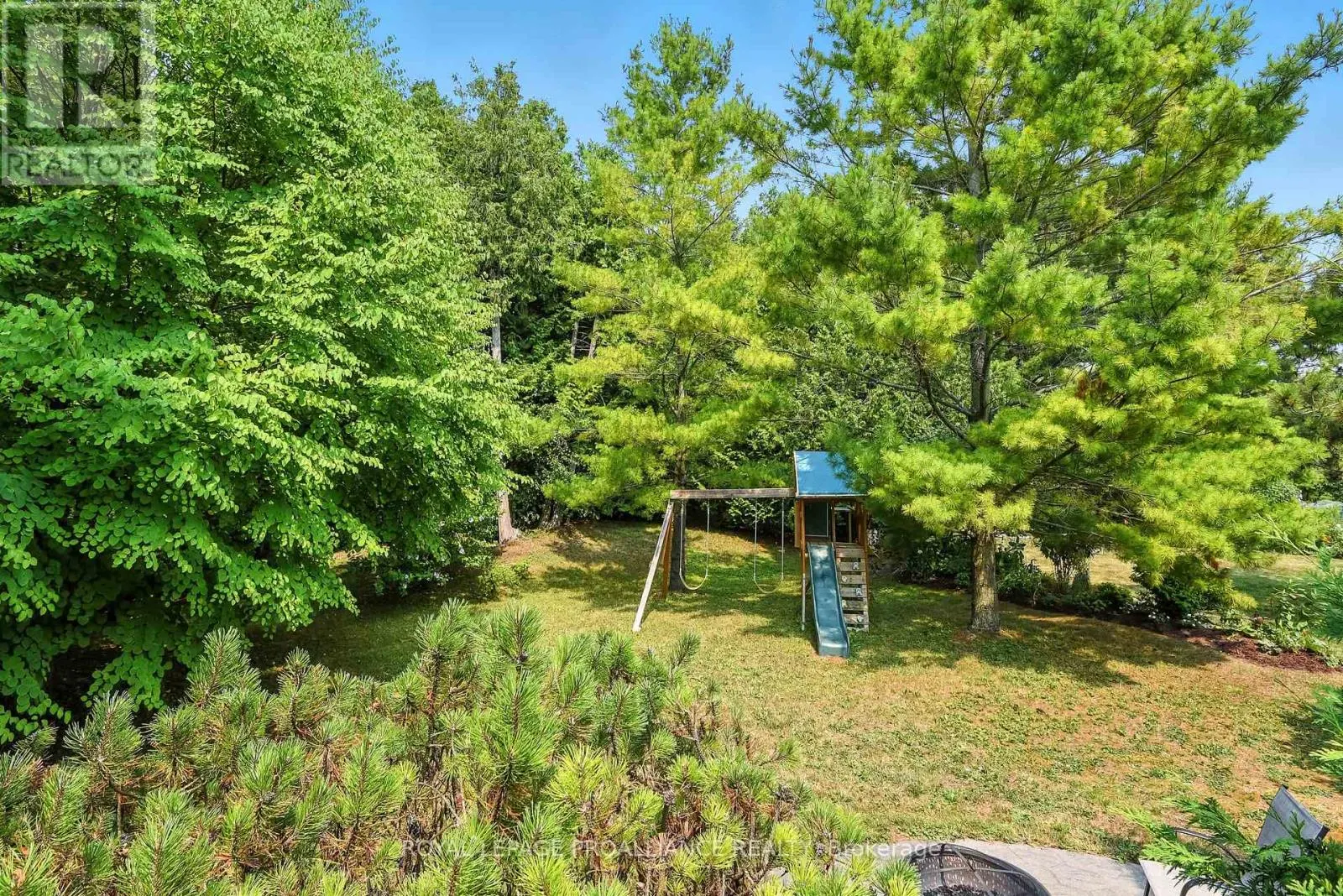 11 MILL POND COURT