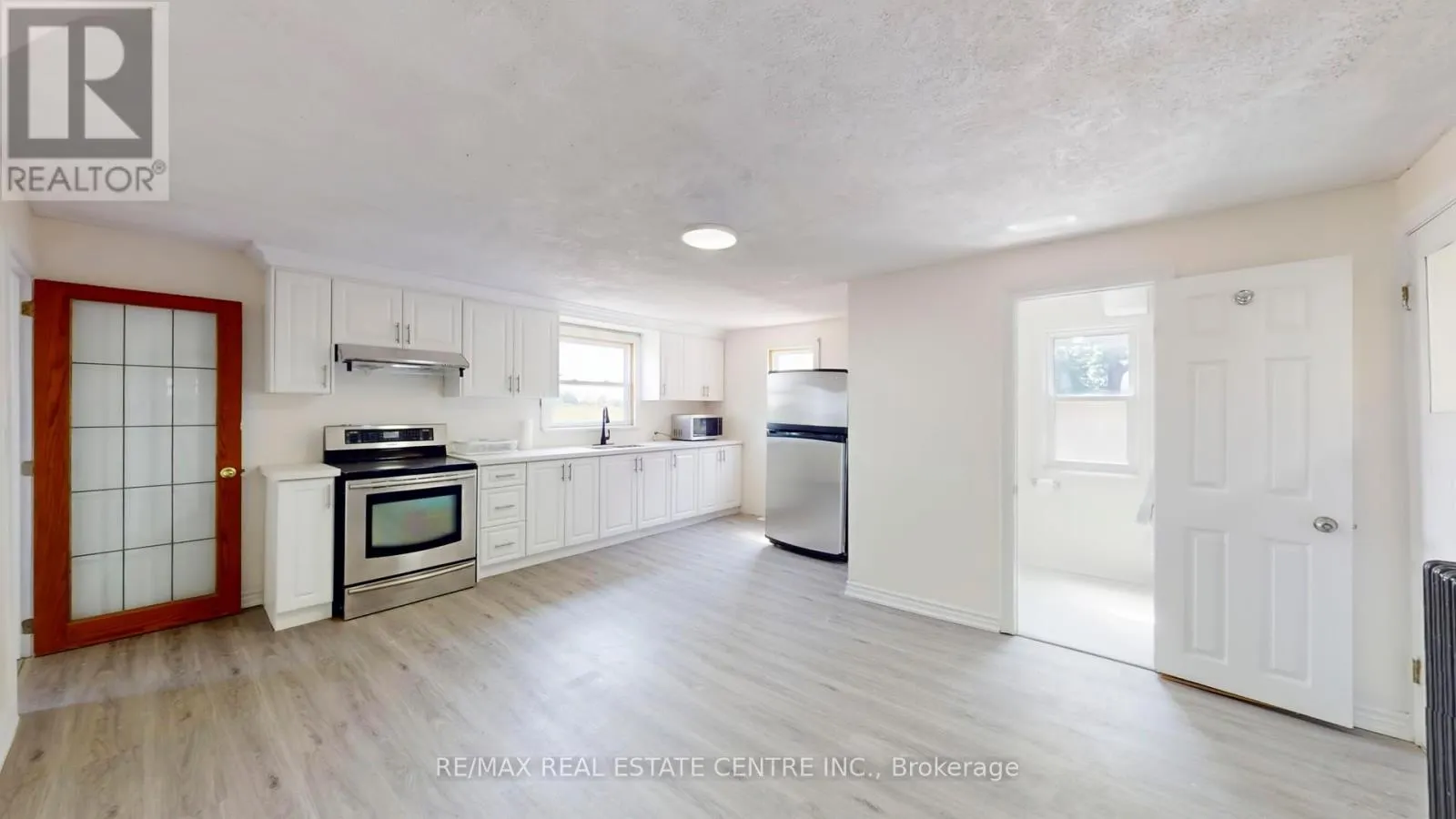4036 LAKESHORE ROAD
