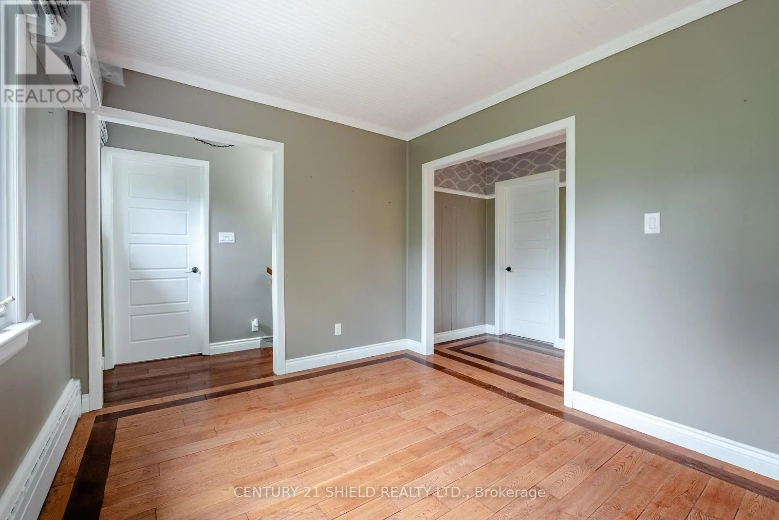 903 RIVERDALE AVENUE
