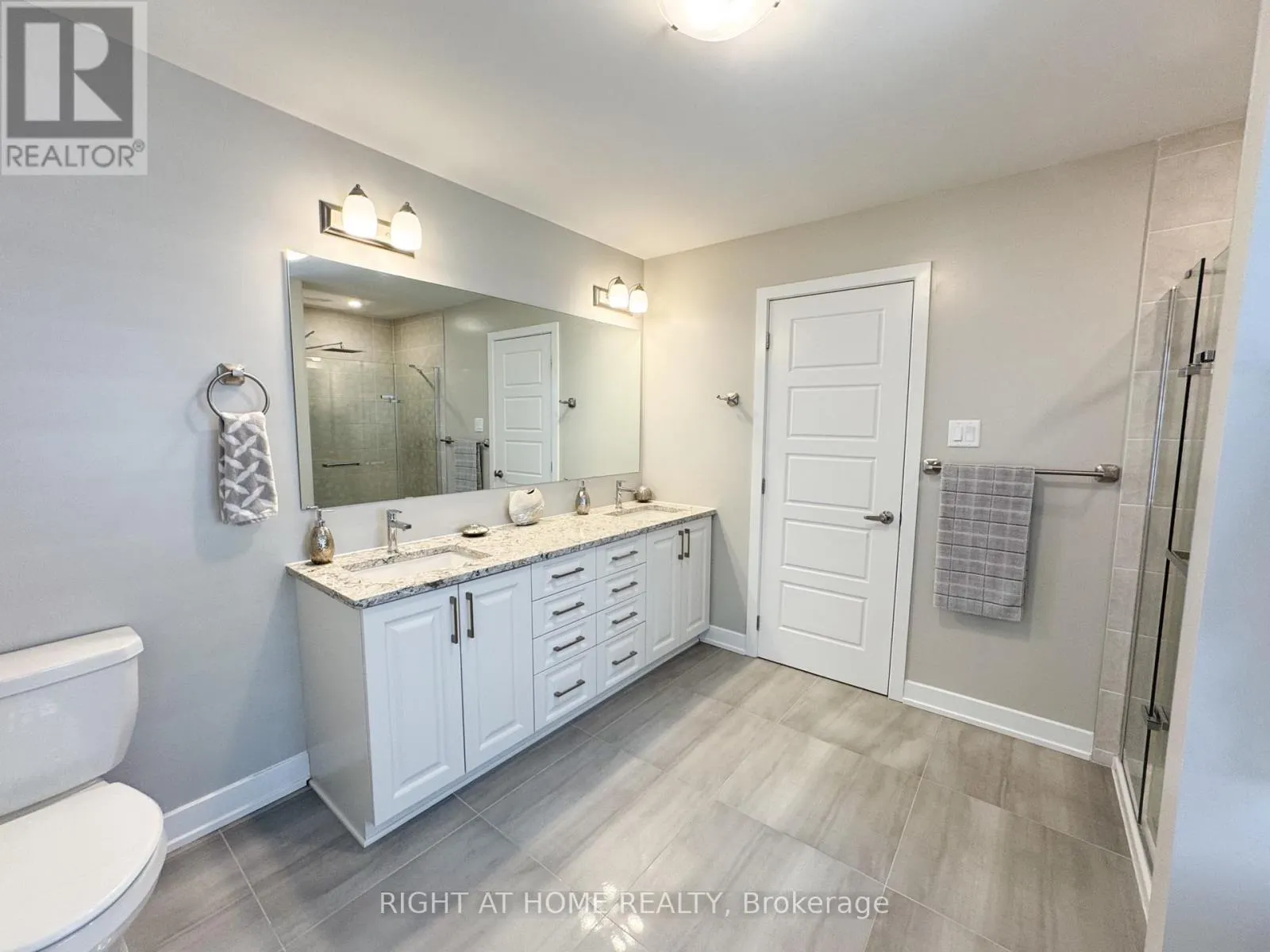 203 OSTERLEY WAY