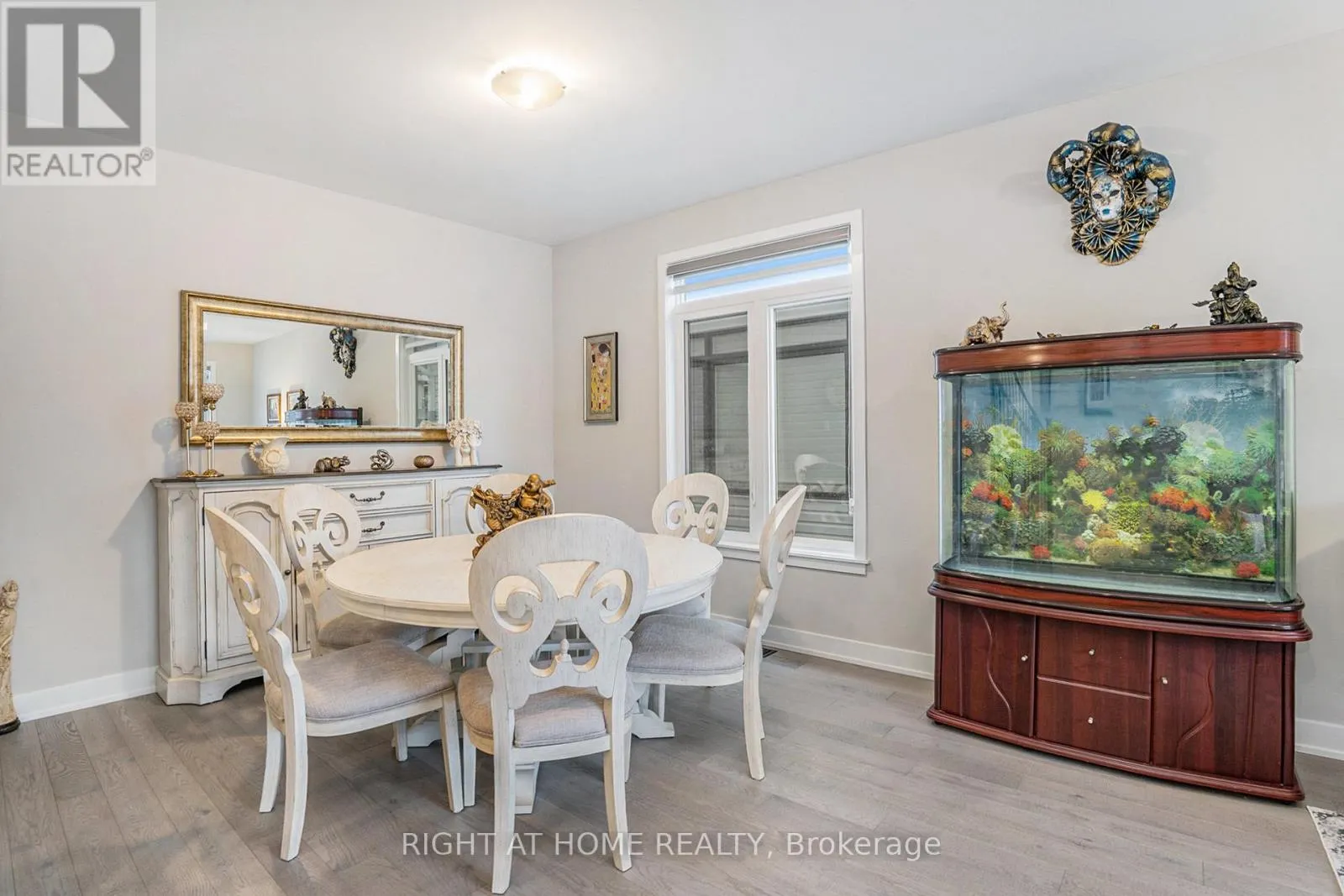 203 OSTERLEY WAY