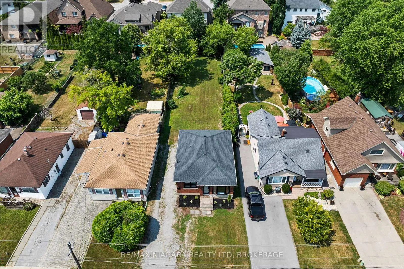 53 COLLIER ROAD S