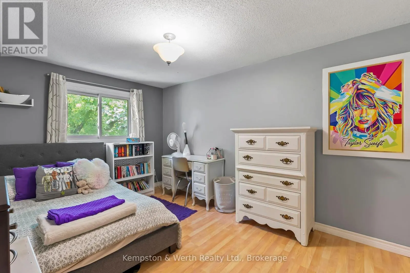 721 JOHN STREET W