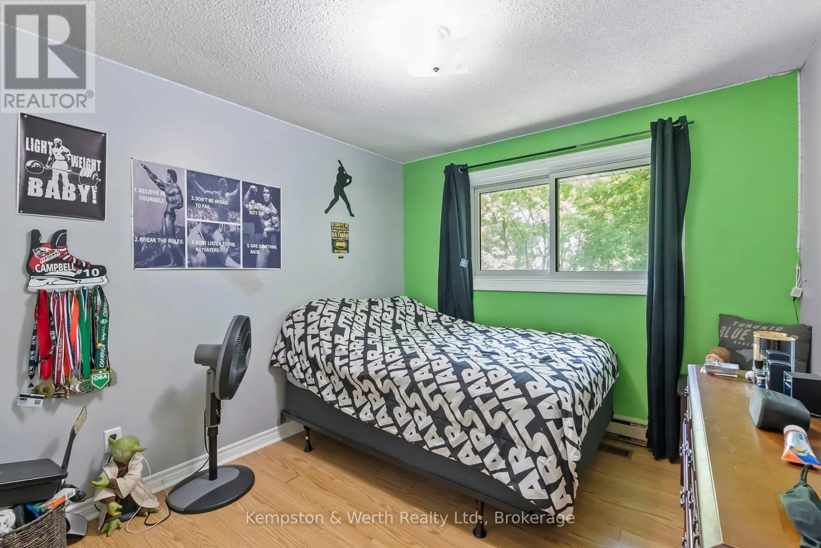 721 JOHN STREET W