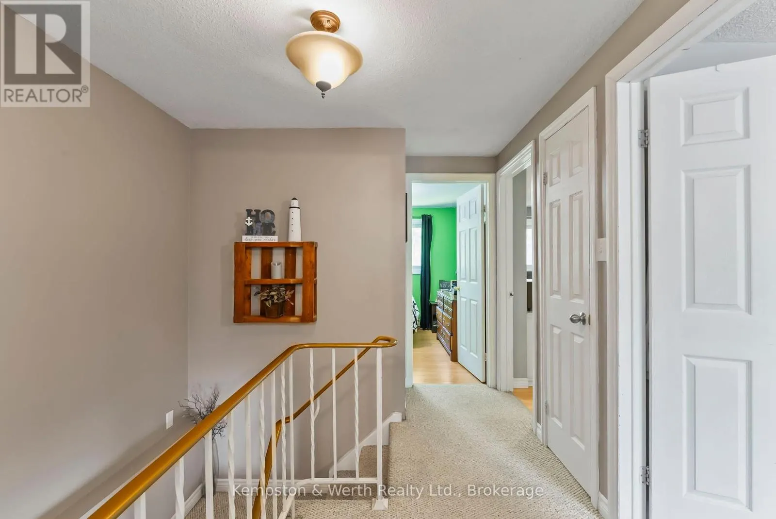 721 JOHN STREET W