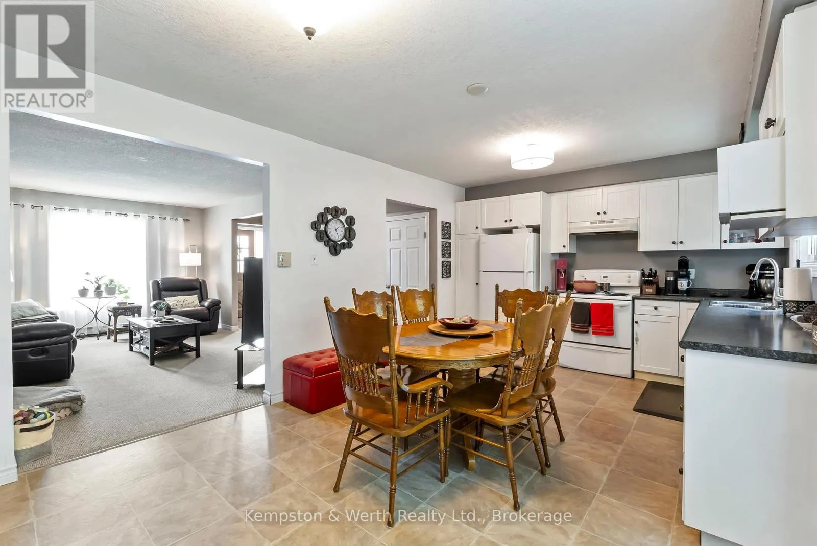 721 JOHN STREET W
