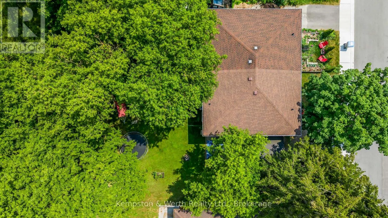 721 JOHN STREET W