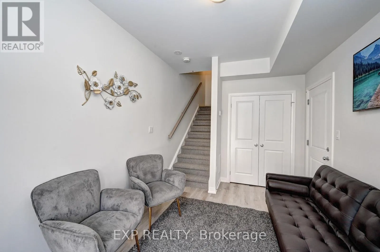 161 - 155 EQUESTRIAN WAY