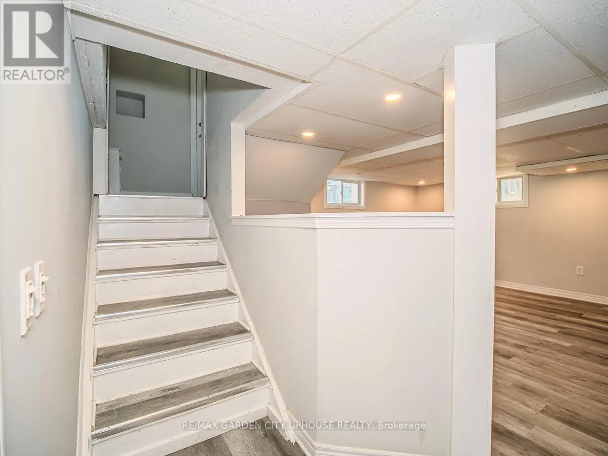 22 LYONS AVENUE