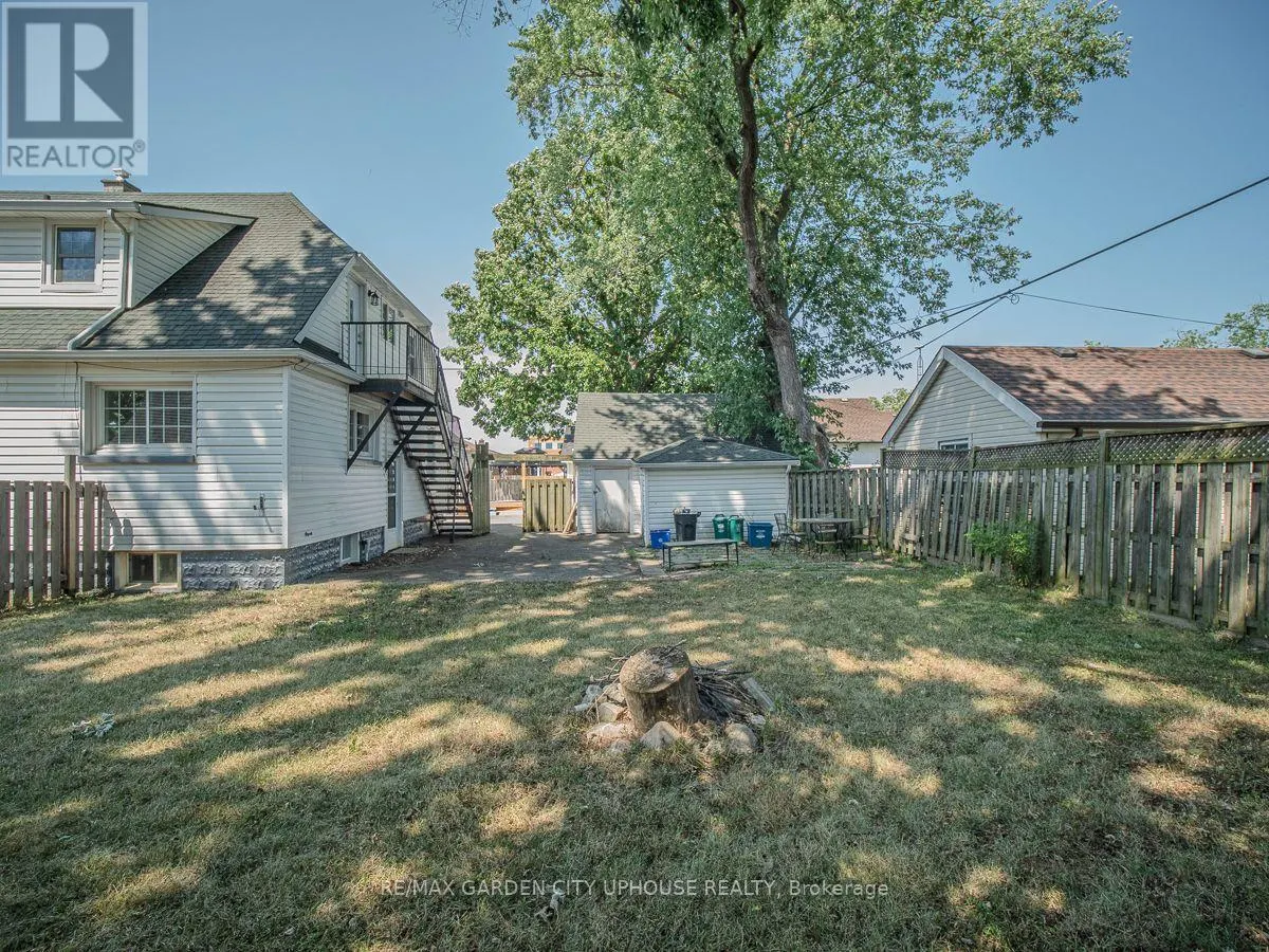 22 LYONS AVENUE