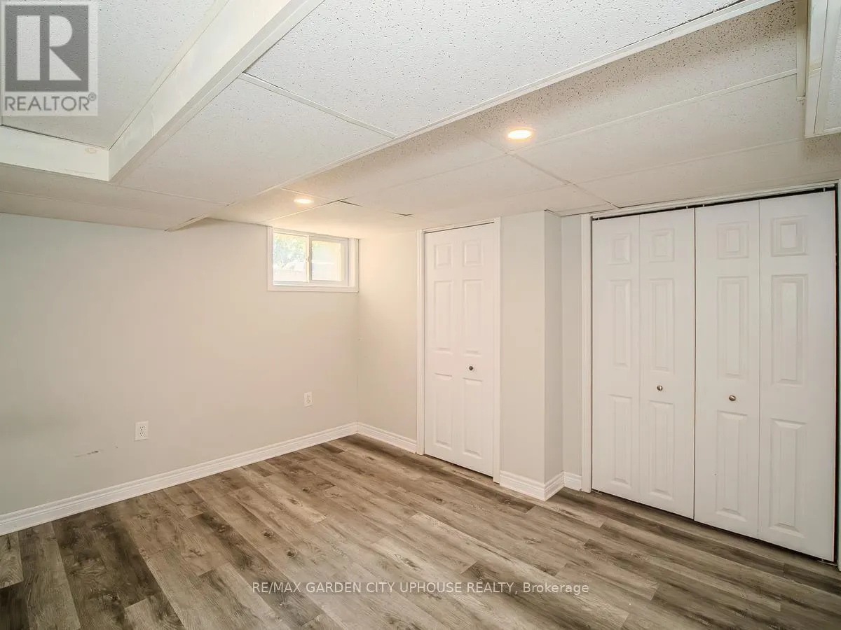 22 LYONS AVENUE