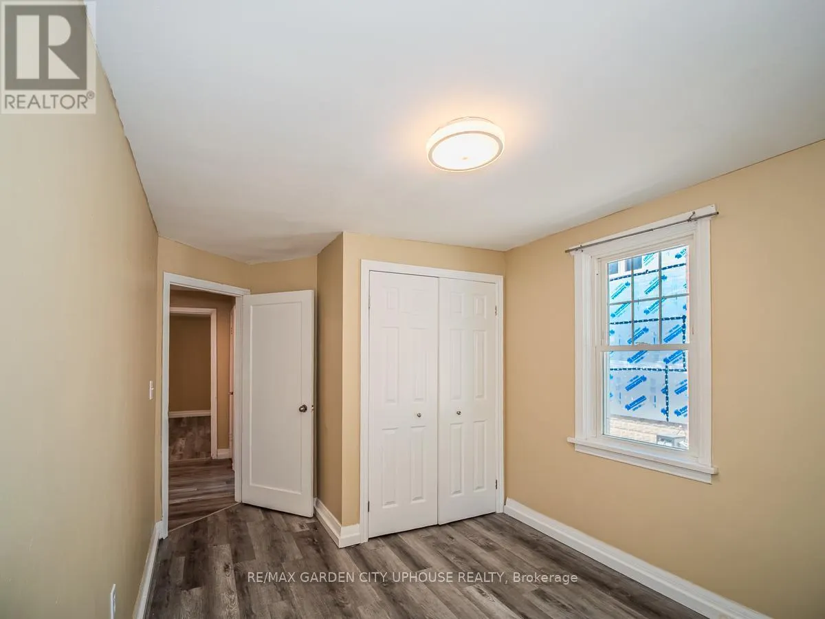 22 LYONS AVENUE