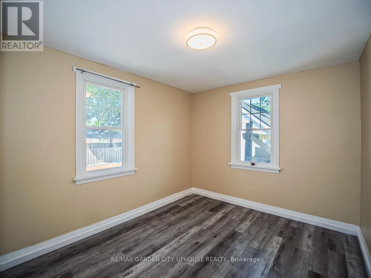 22 LYONS AVENUE