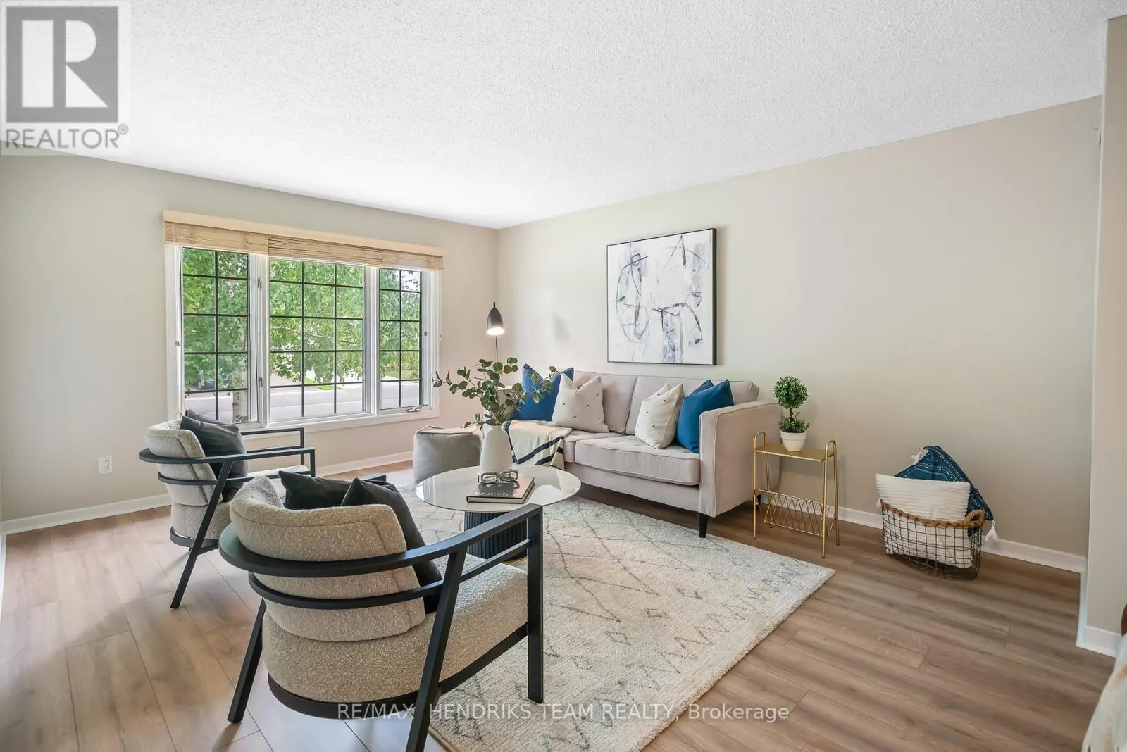 55 LEASIDE DRIVE
