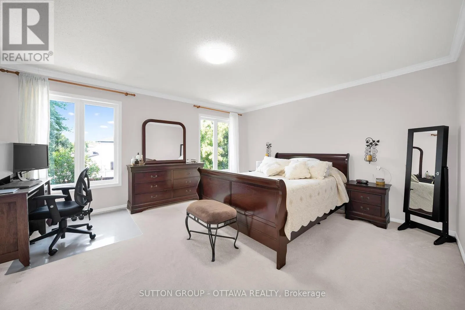 11 BAYPOINTE CRESCENT
