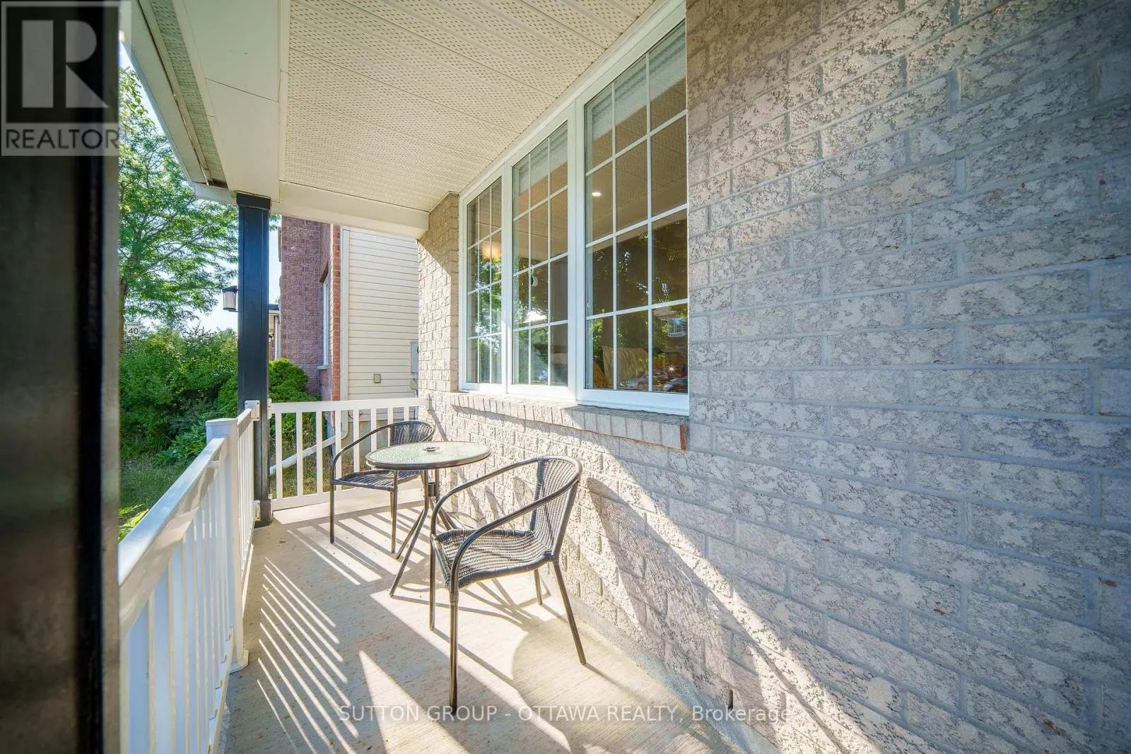 11 BAYPOINTE CRESCENT