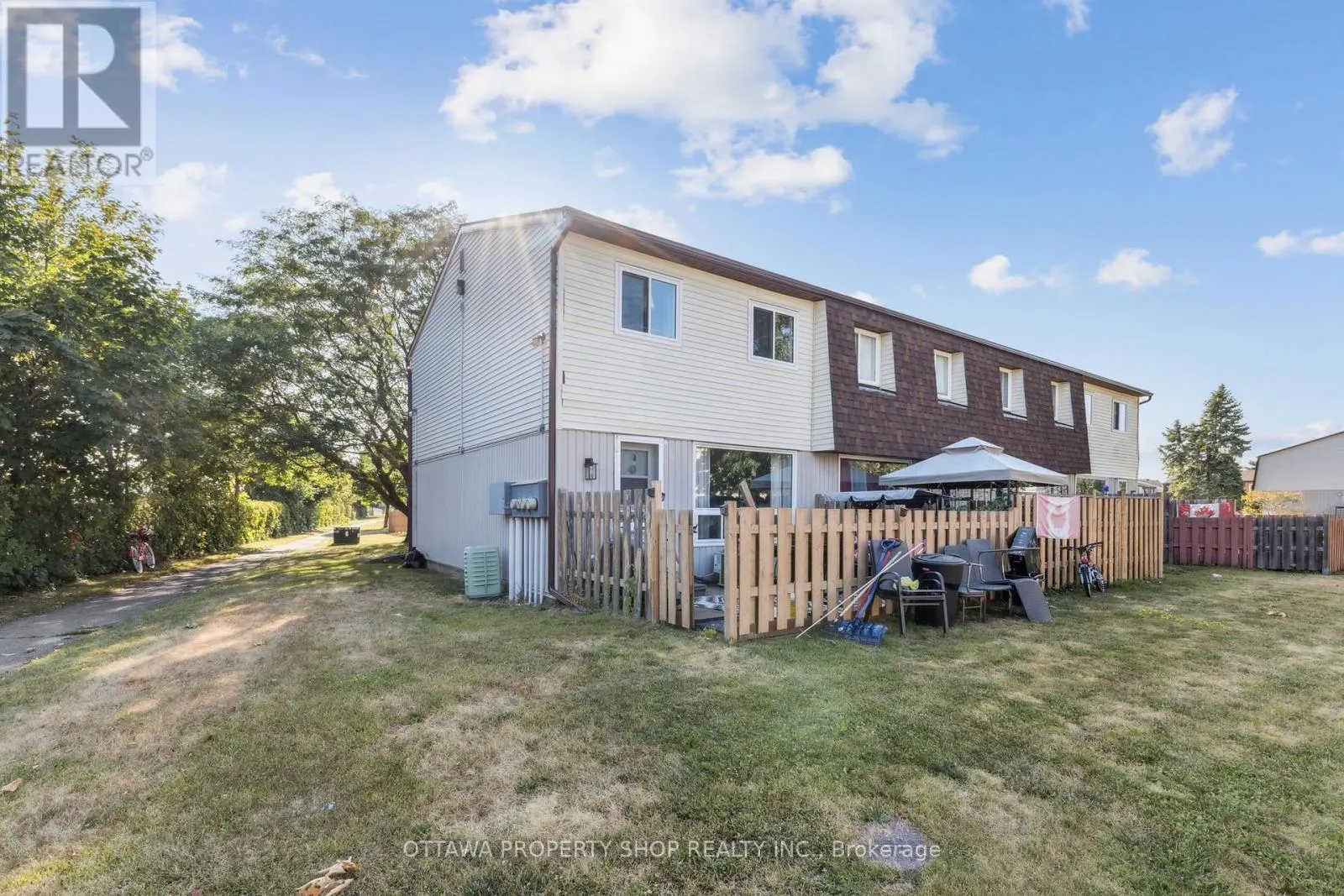 42A WOODVALE GREEN