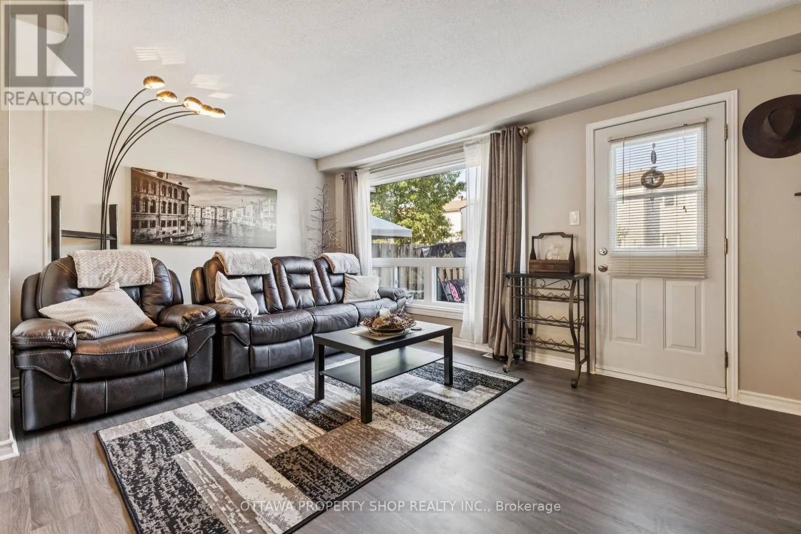 42A WOODVALE GREEN