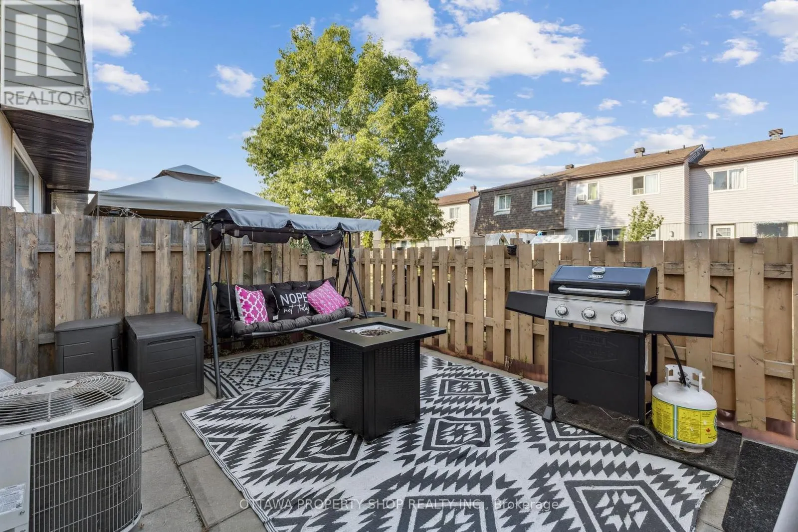42A WOODVALE GREEN
