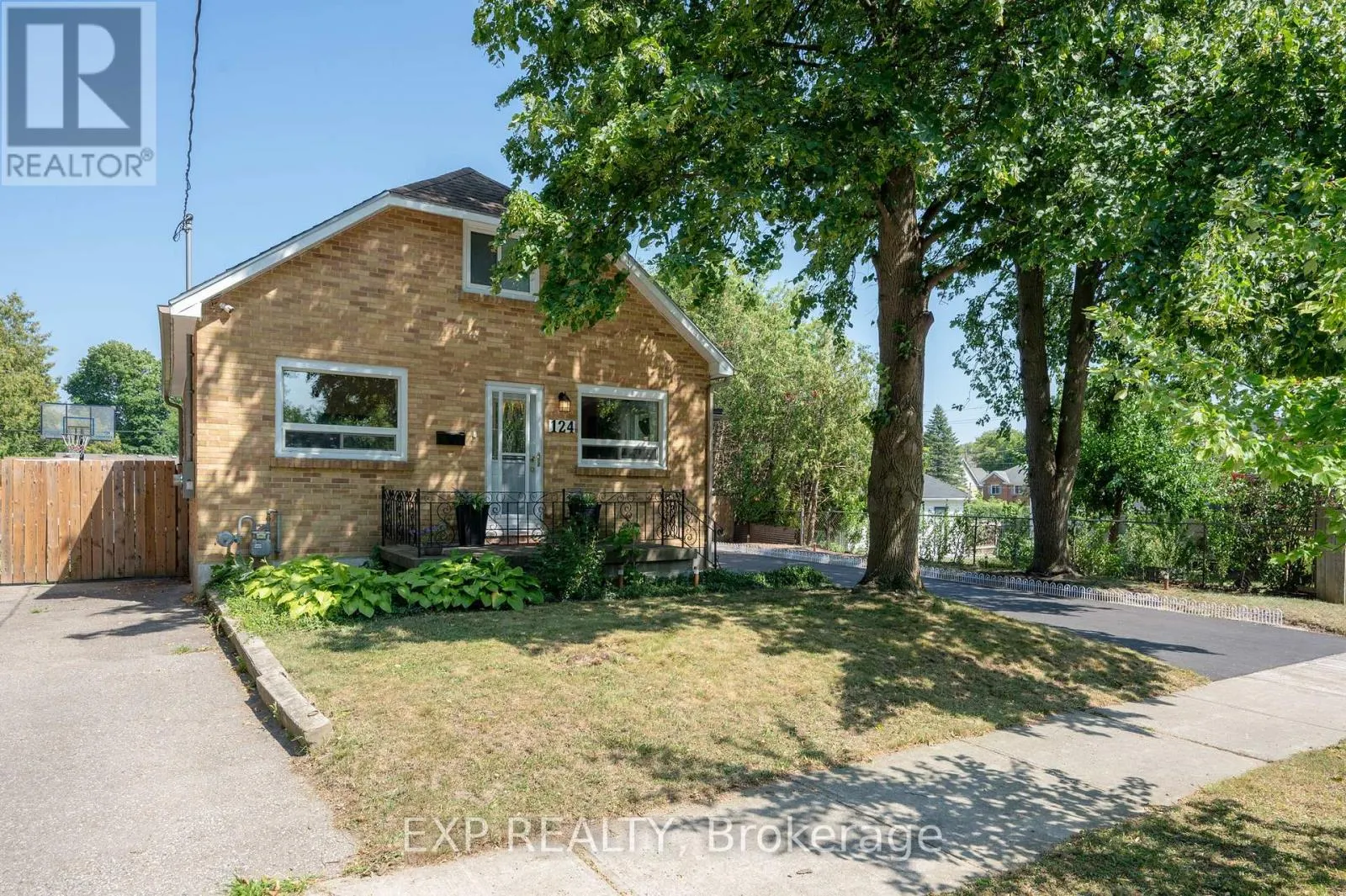 124 CHESTERFIELD AVENUE