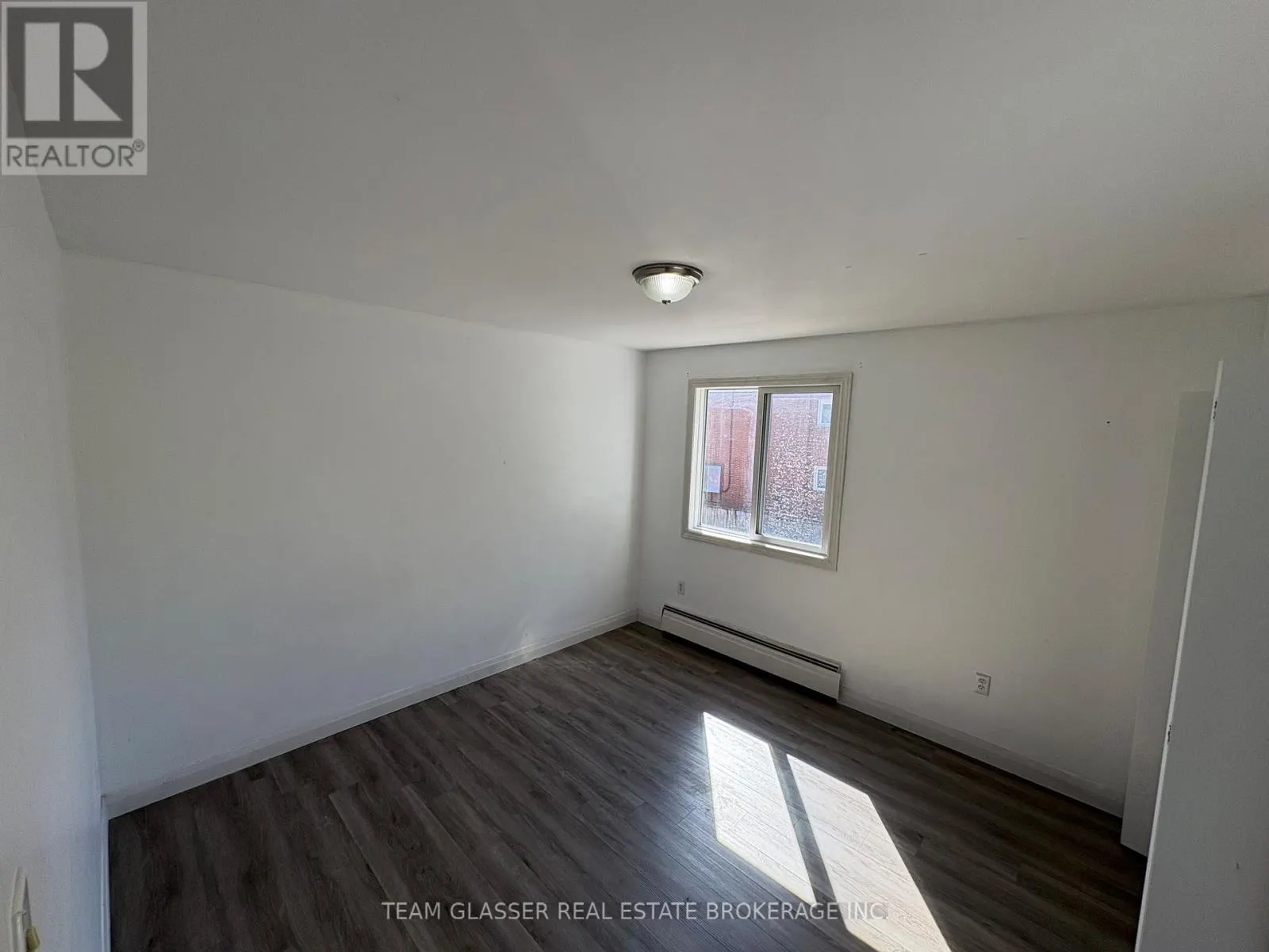204 - 52 HIAWATHA STREET, #204