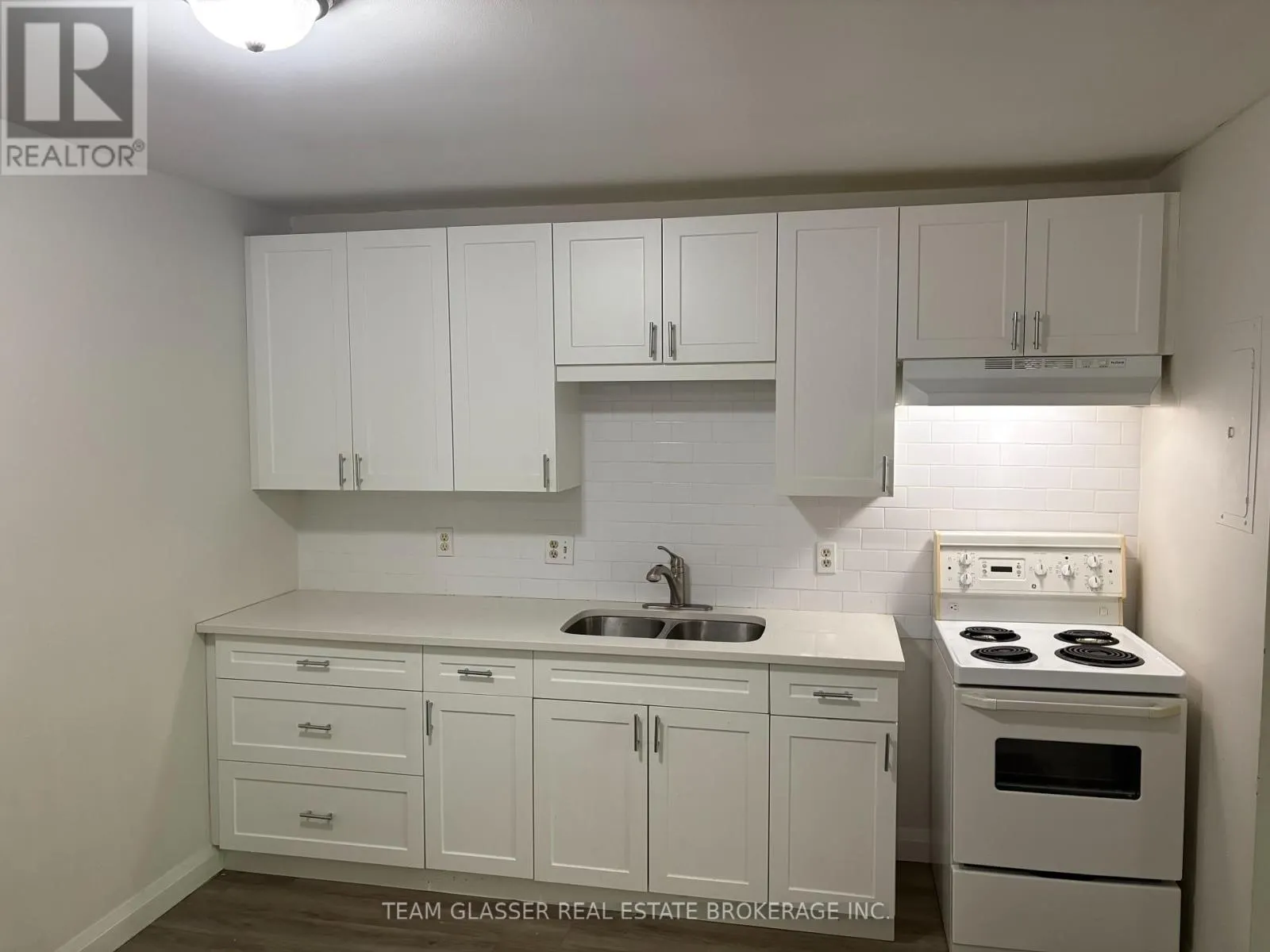 204 - 52 HIAWATHA STREET, #204