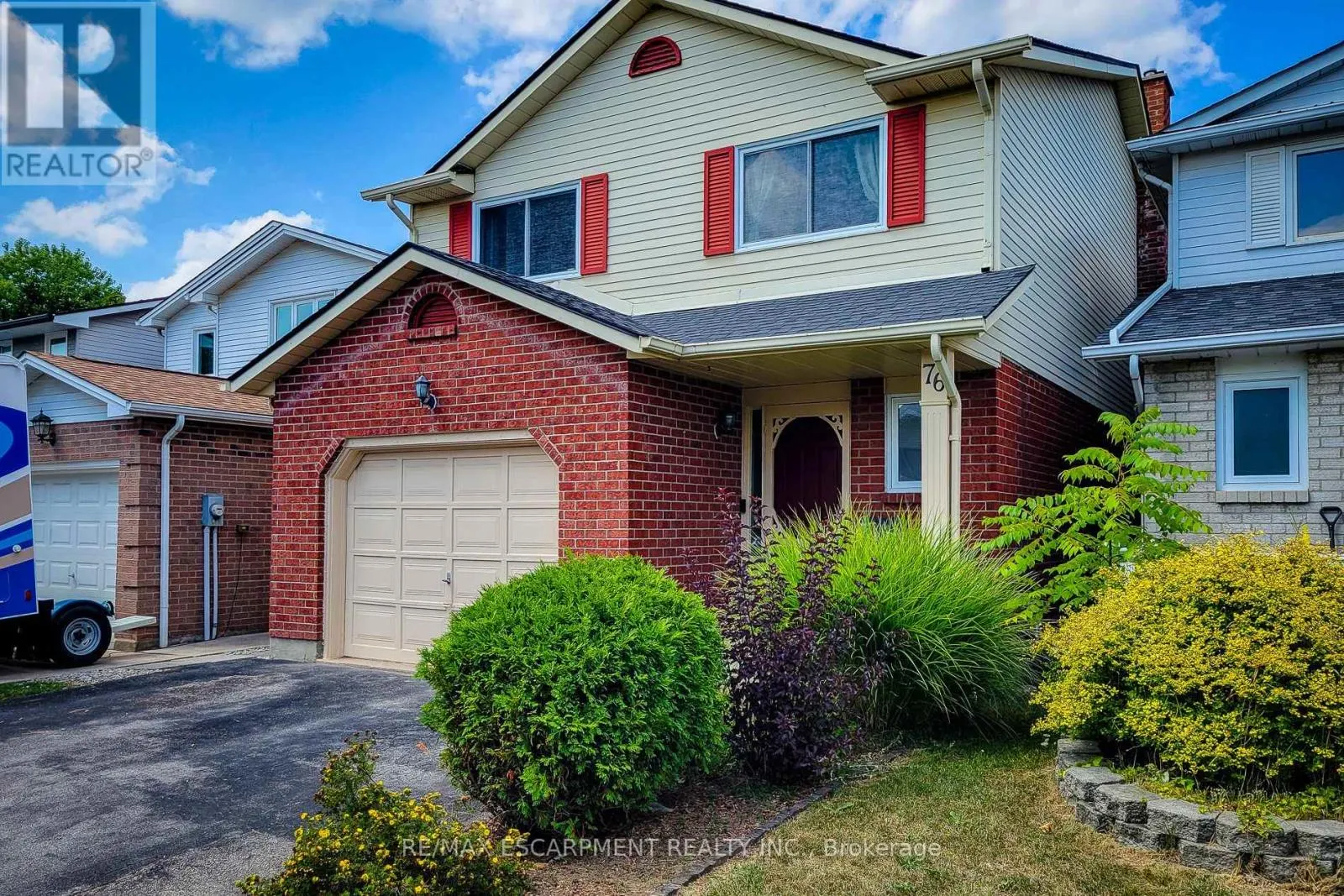 76 BAXTER CRESCENT