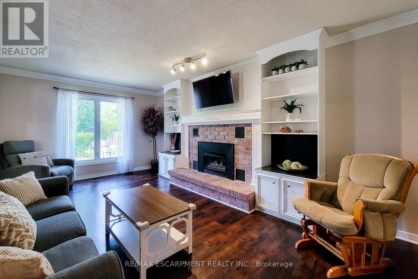 76 BAXTER CRESCENT