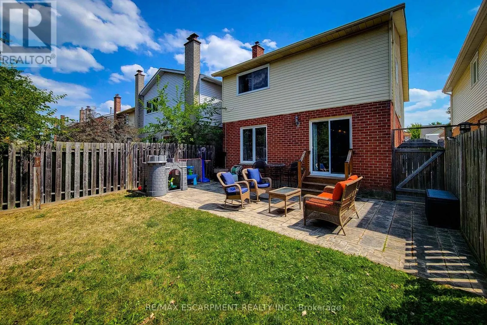 76 BAXTER CRESCENT