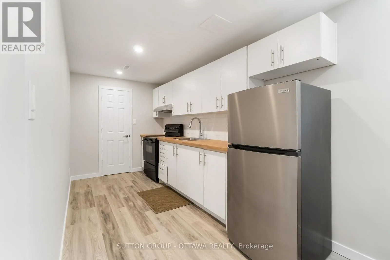 220 AGATHE STREET