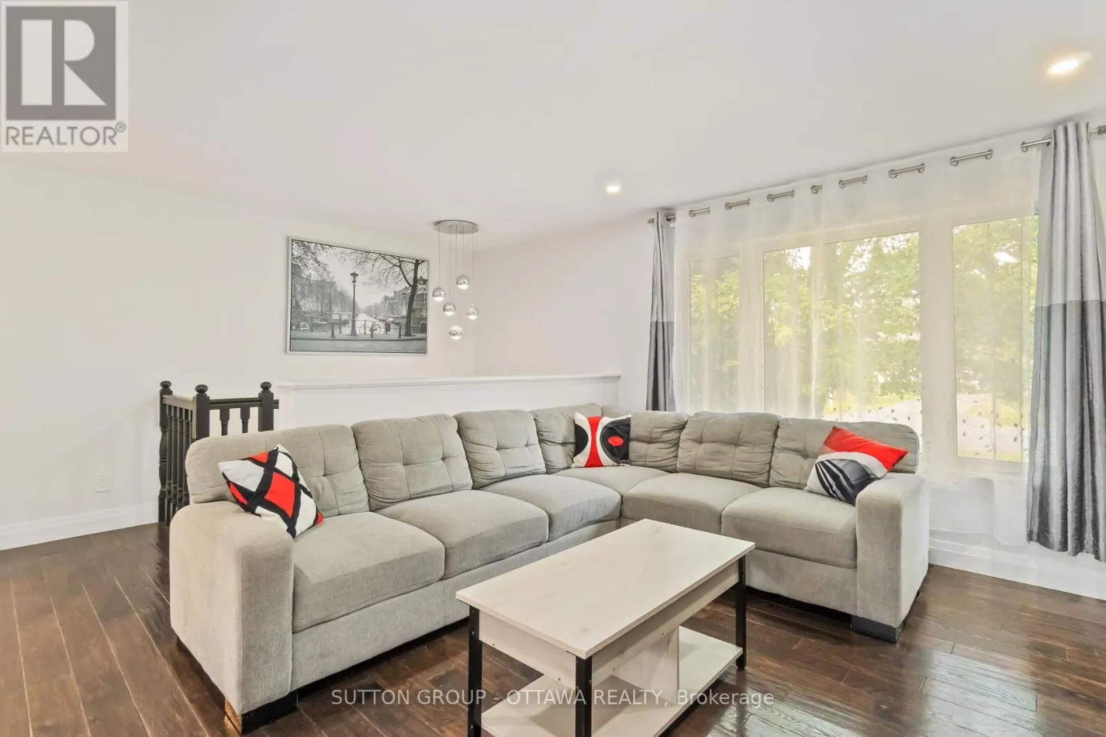 220 AGATHE STREET