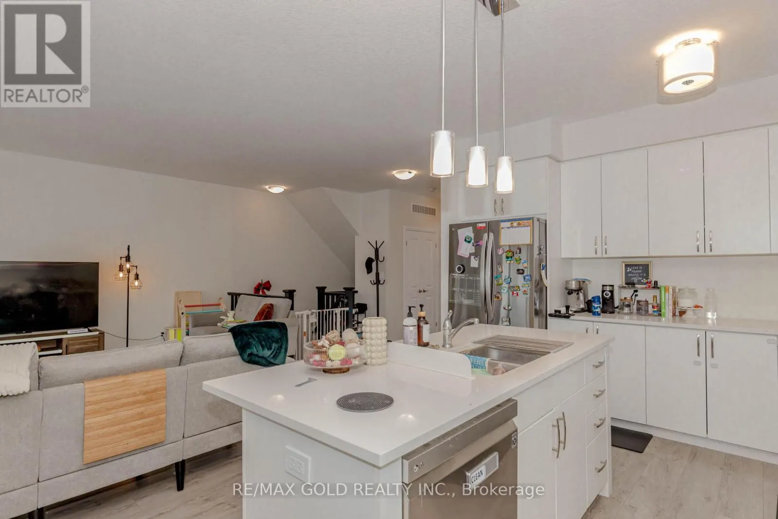 3 - 124 SEABROOK DRIVE