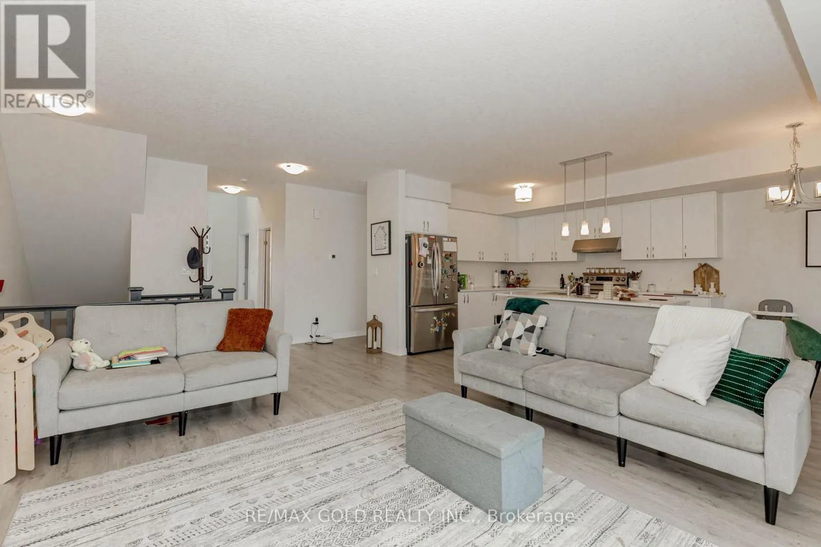 3 - 124 SEABROOK DRIVE
