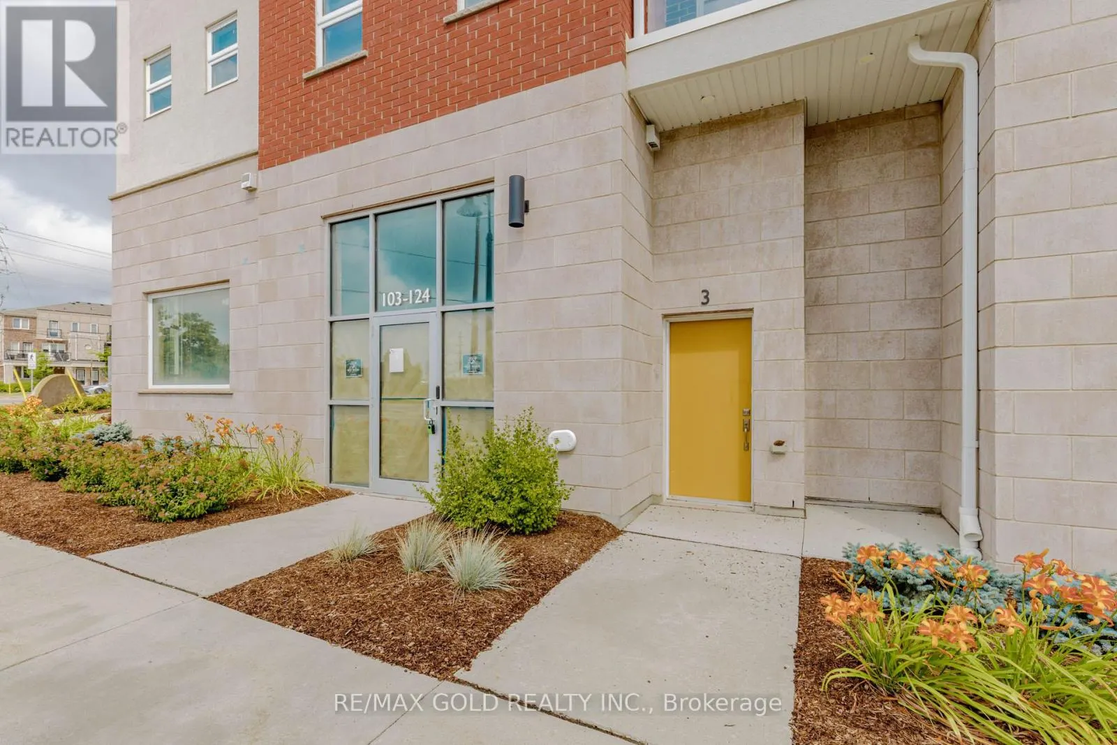 3 - 124 SEABROOK DRIVE