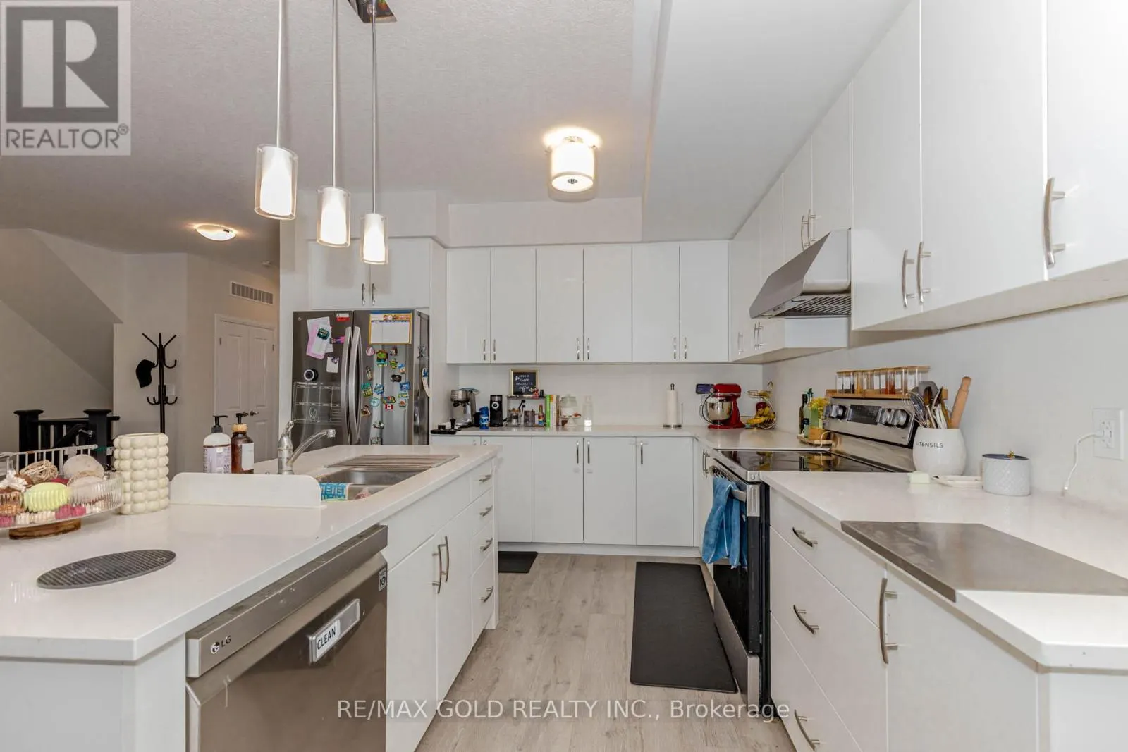 3 - 124 SEABROOK DRIVE