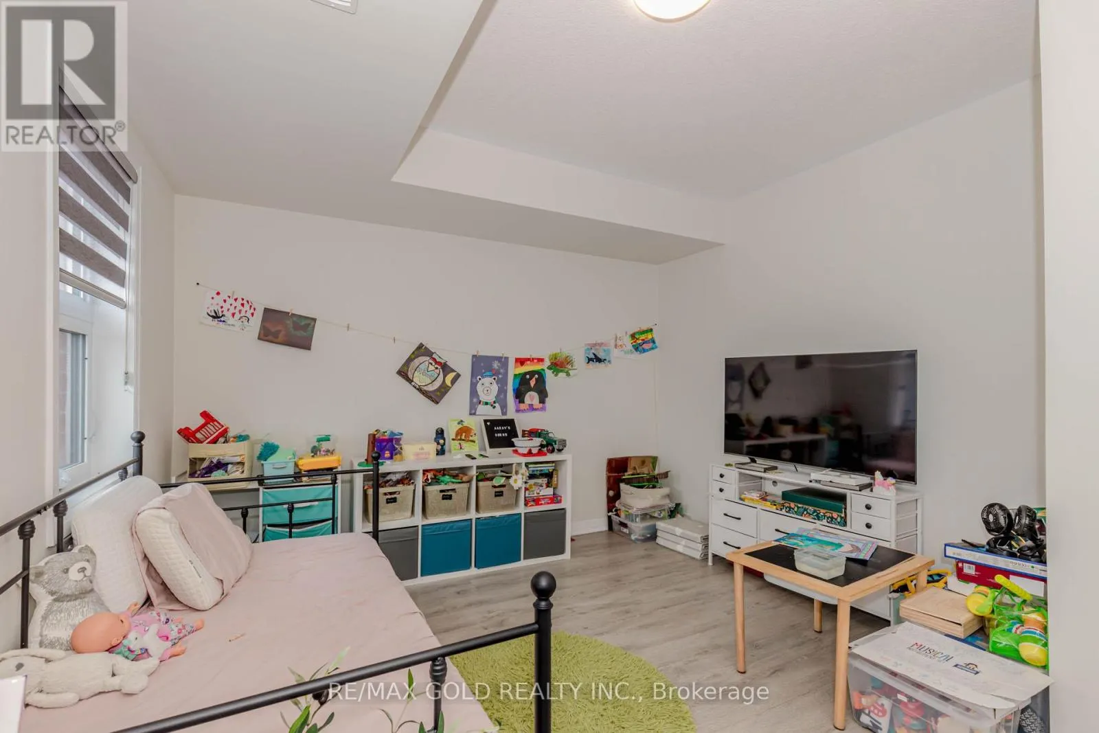 3 - 124 SEABROOK DRIVE
