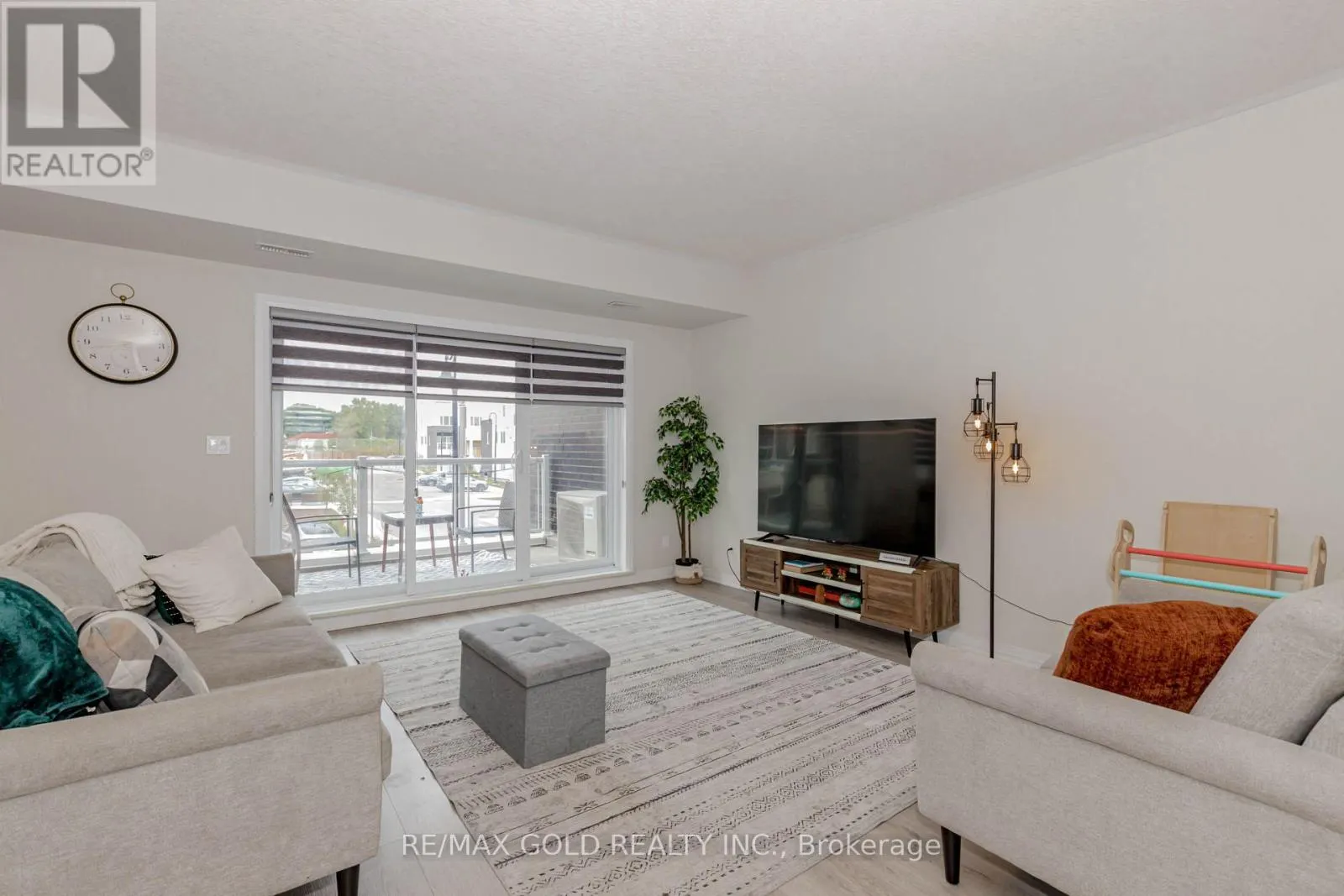 3 - 124 SEABROOK DRIVE