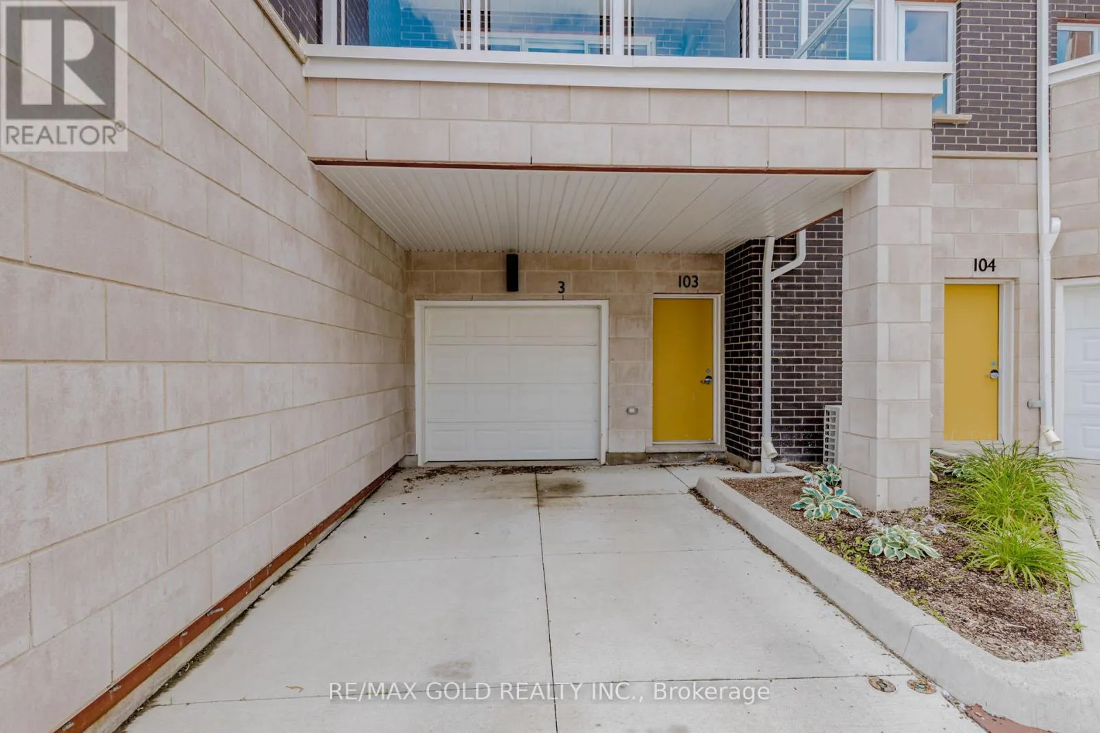 3 - 124 SEABROOK DRIVE