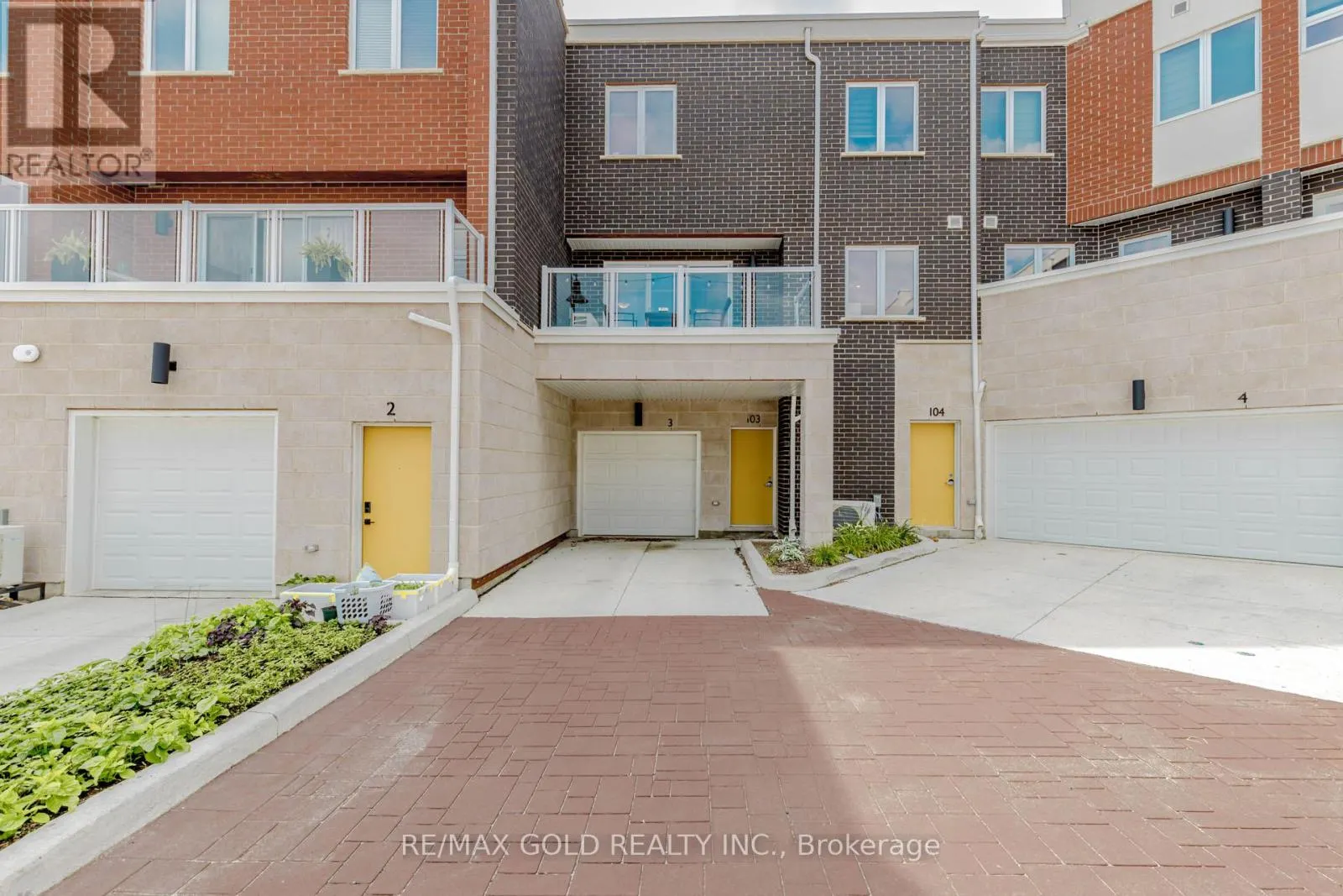 3 - 124 SEABROOK DRIVE