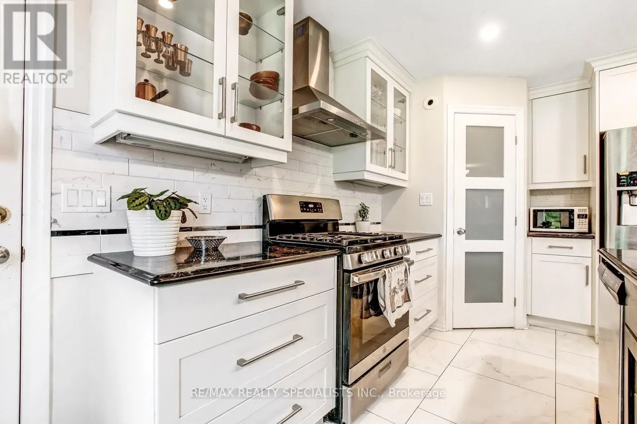 10 BIRCHALL LANE