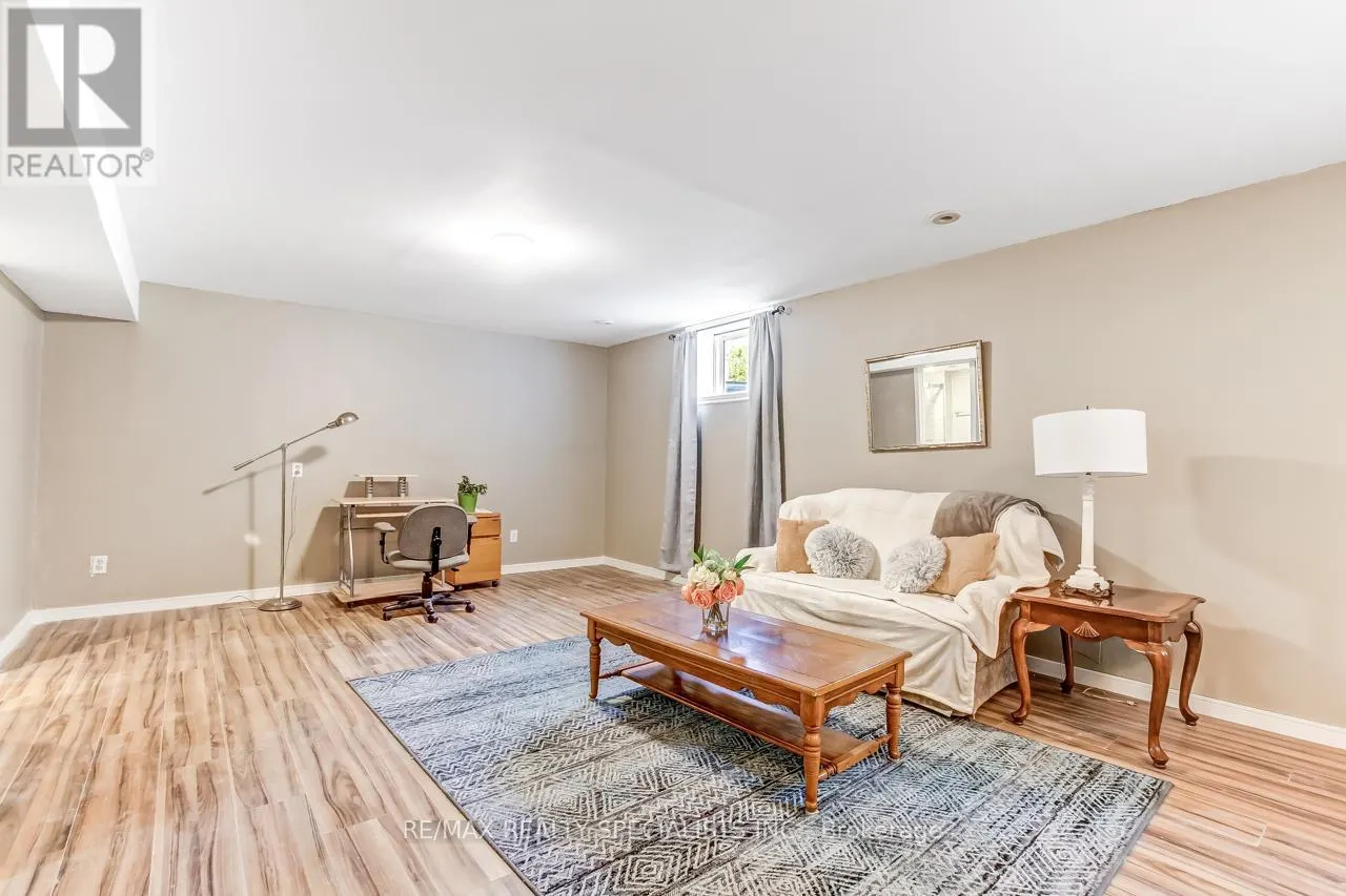 10 BIRCHALL LANE