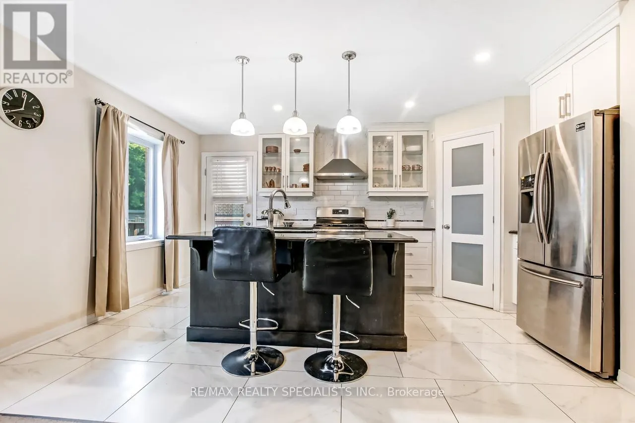 10 BIRCHALL LANE