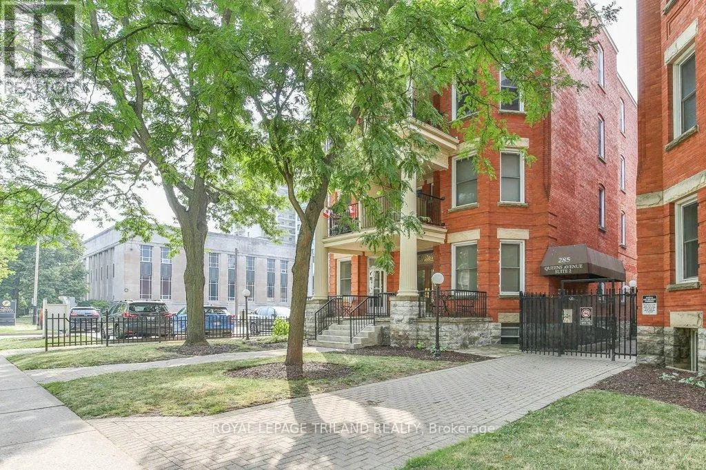 101 - 285 QUEENS AVENUE, #101