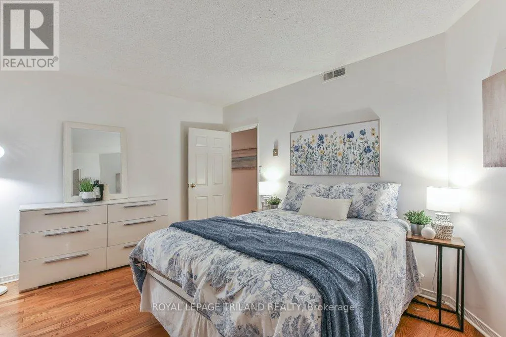 101 - 285 QUEENS AVENUE, #101