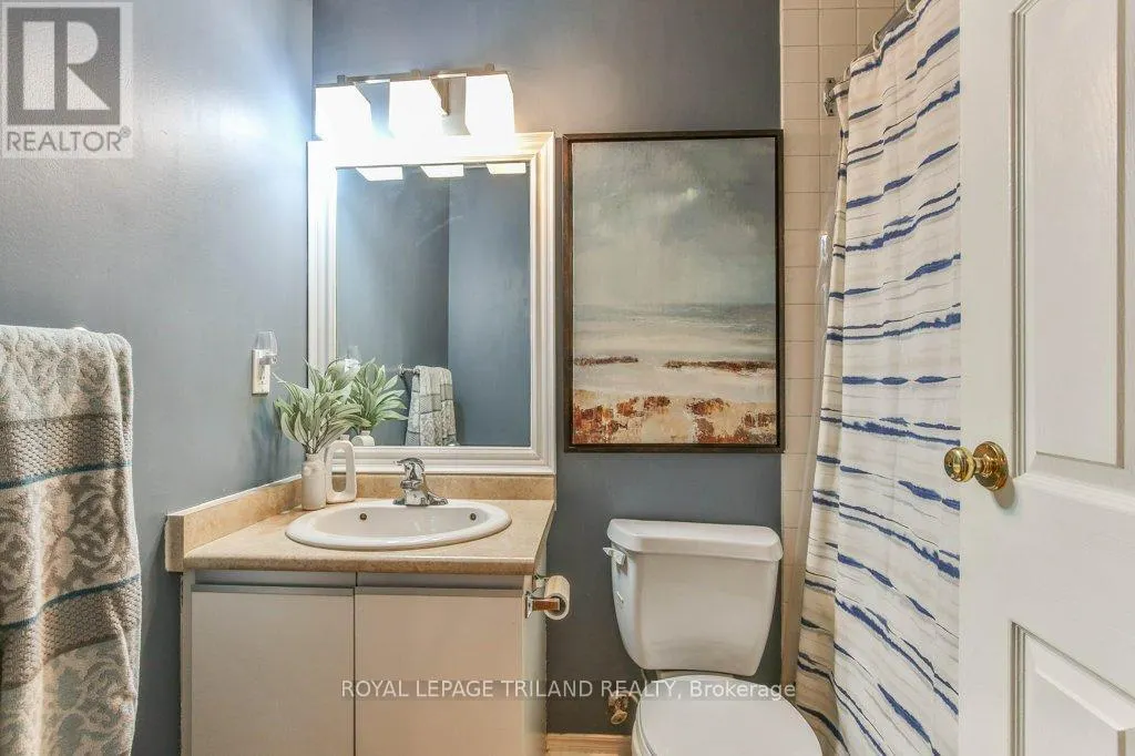 101 - 285 QUEENS AVENUE, #101